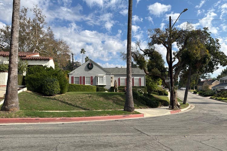 1700 Ard Eevin Avenue Glendale, CA 91202, Los Angeles County
