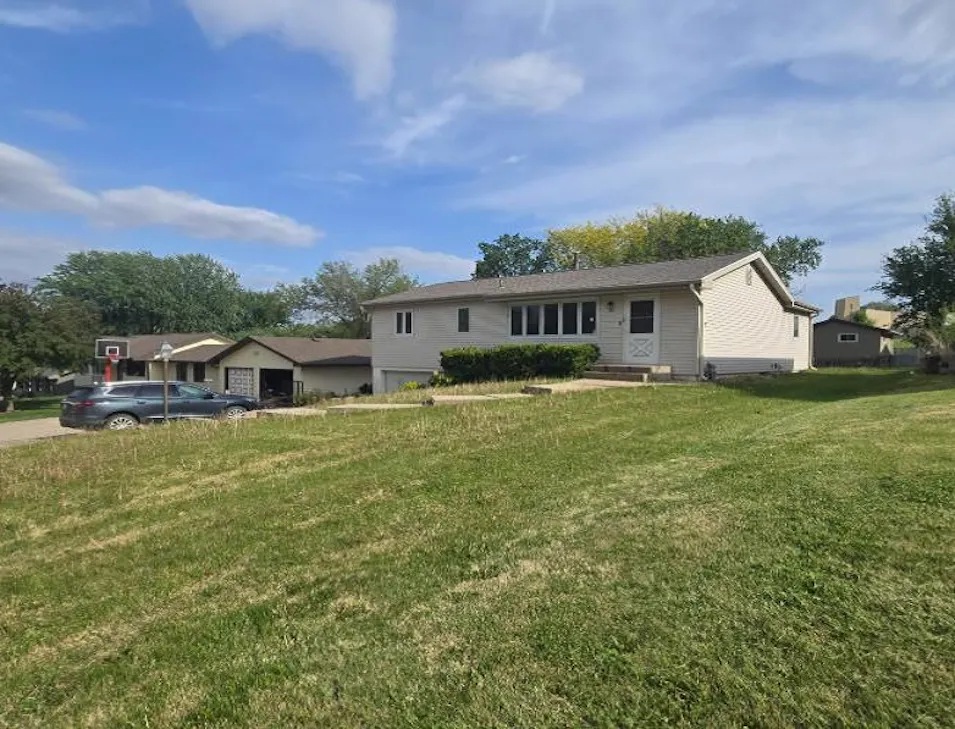 1619 Farnam St Harlan, IA 51537, Shelby County