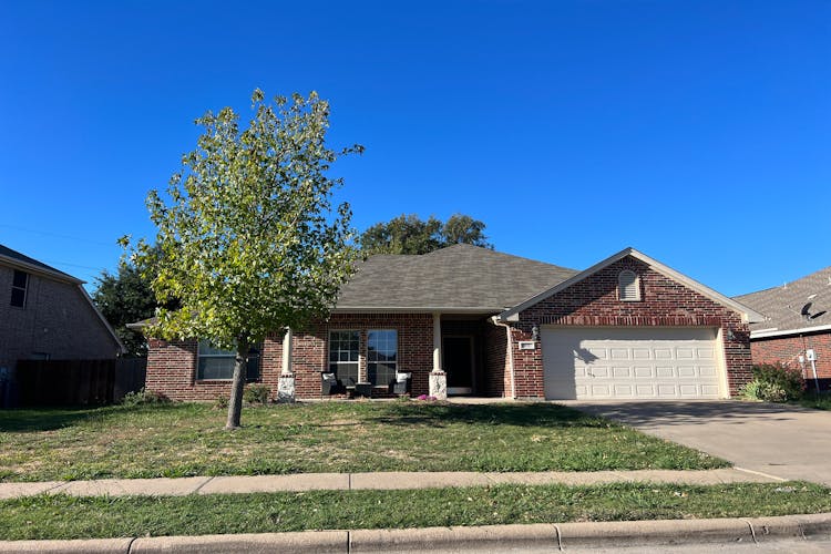 813 Heberle Dr Burleson, TX 76028, Tarrant County