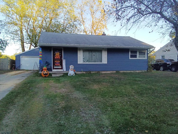 2667 Fairway Dr Jackson, MI 49201, Jackson County