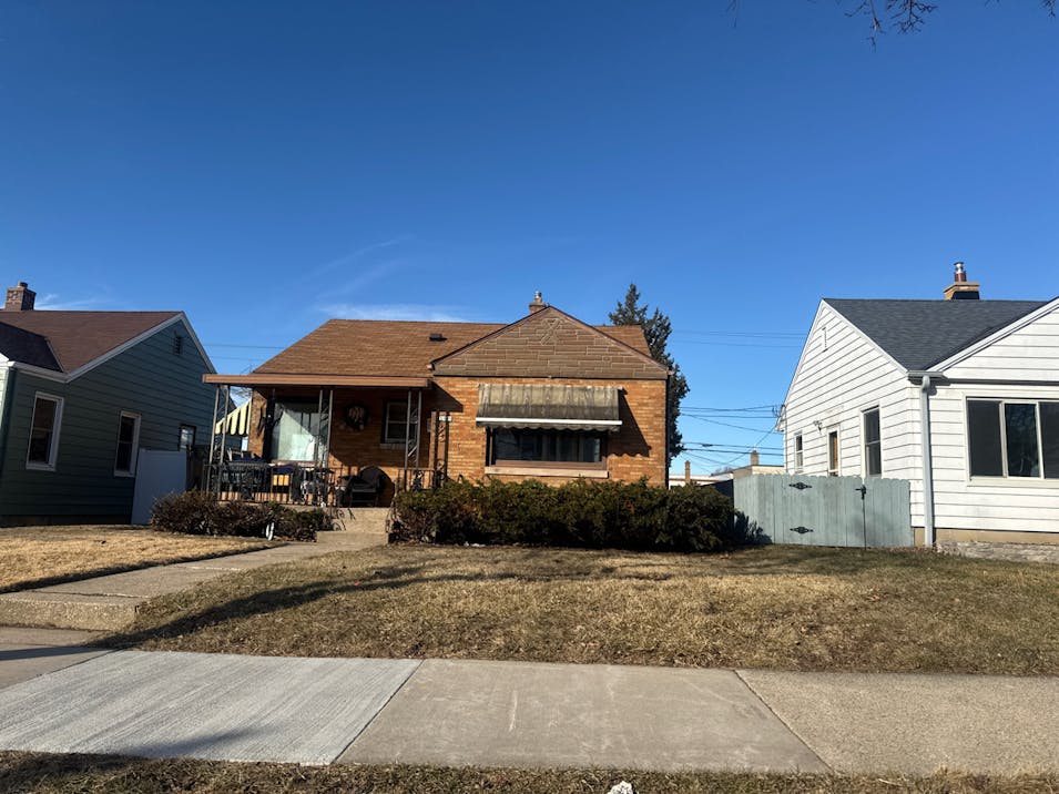 3163 South 26th St Milwaukee, WI 53215, Milwaukee County