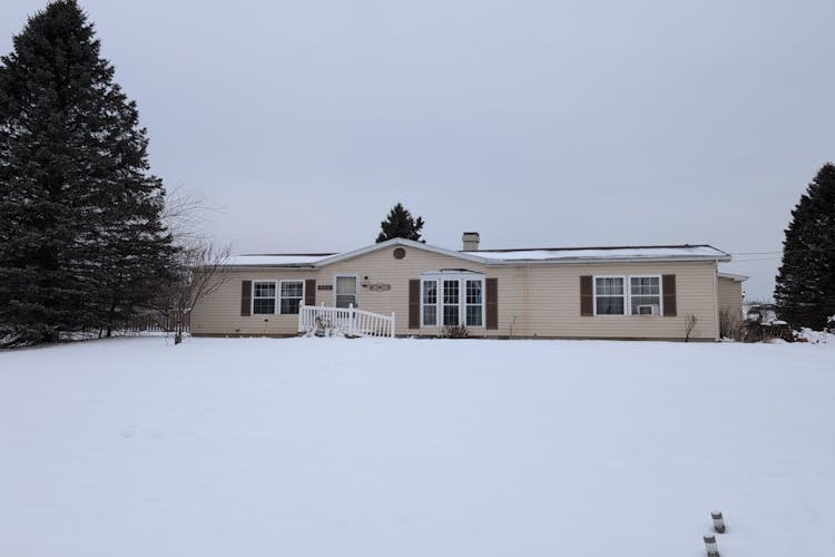 224 Ambler Dr Brooklyn, MI 49230, Jackson County