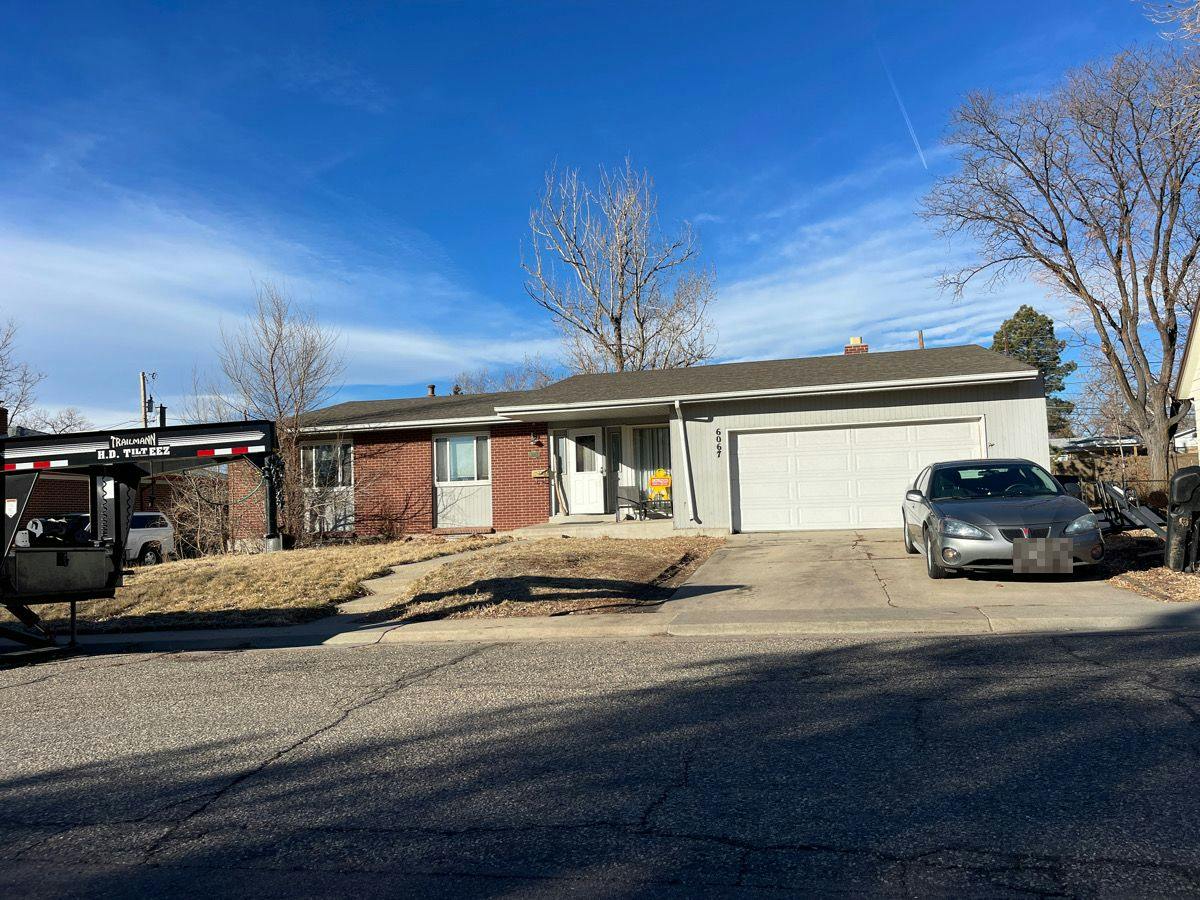 Vivian Ct, Arvada, CO 80004
