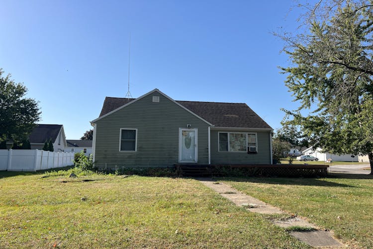 510 W 13th St Vinton, IA 52349, Benton County