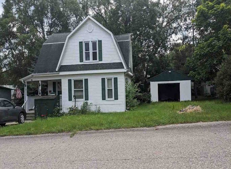 211 W Prospect St Endeavor, WI 53930, Marquette County