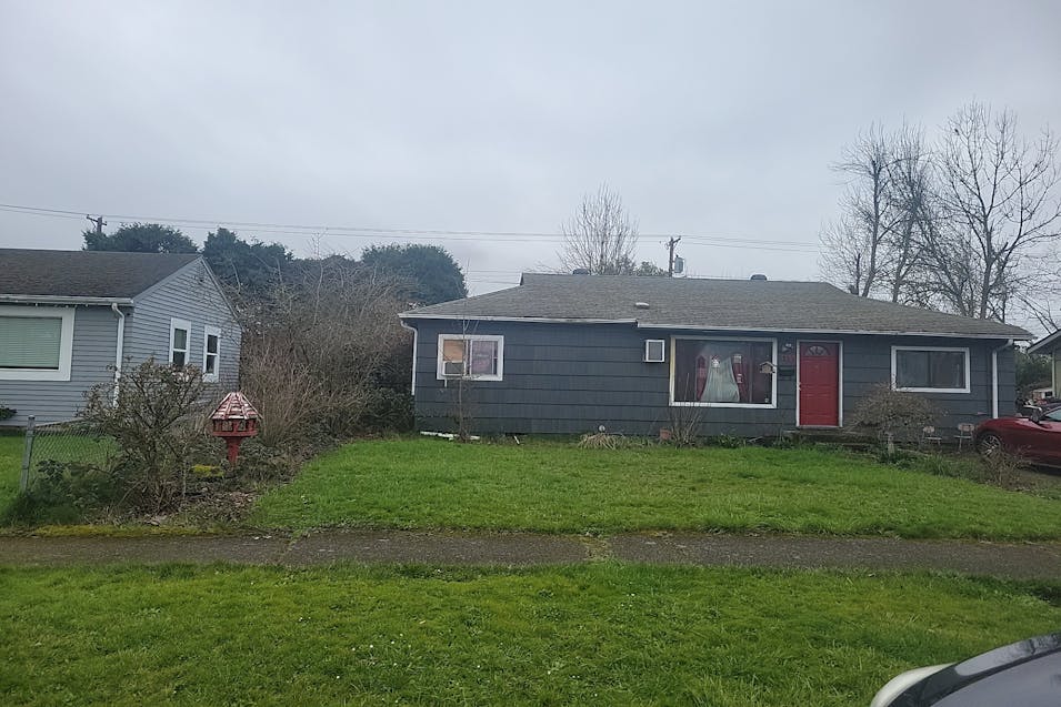 1355 L St Springfield, OR 97477, Lane County