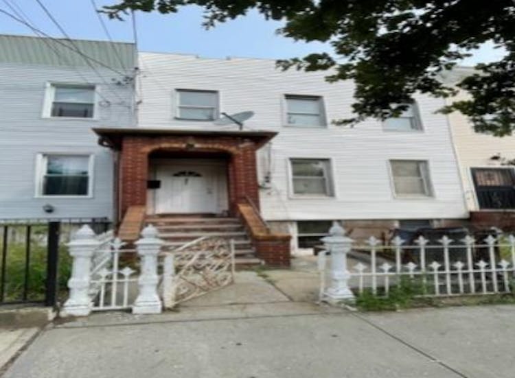 851 Glenmore Ave Brooklyn, NY 11208, Kings County