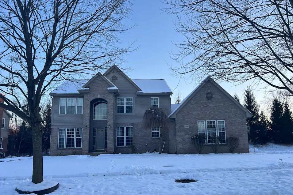 1200 Hendrie Canton, MI 48187, Wayne County