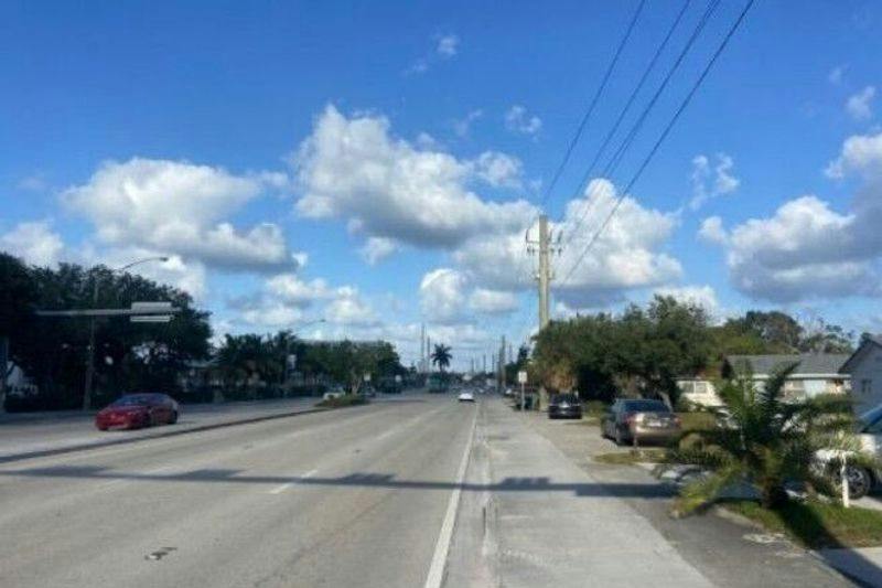 Stirling Rd, Dania, FL 33004