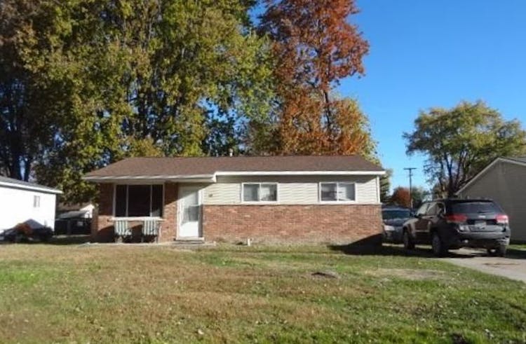 918 Howard St Algonac, MI 48001, St. Clair County