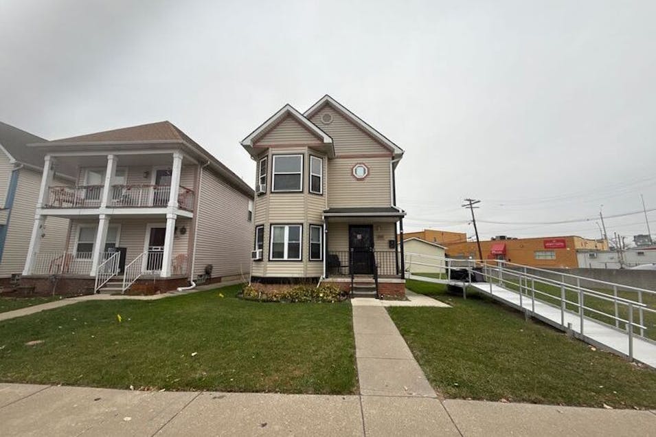 6009 McClellan St Detroit, MI 48213, Wayne County