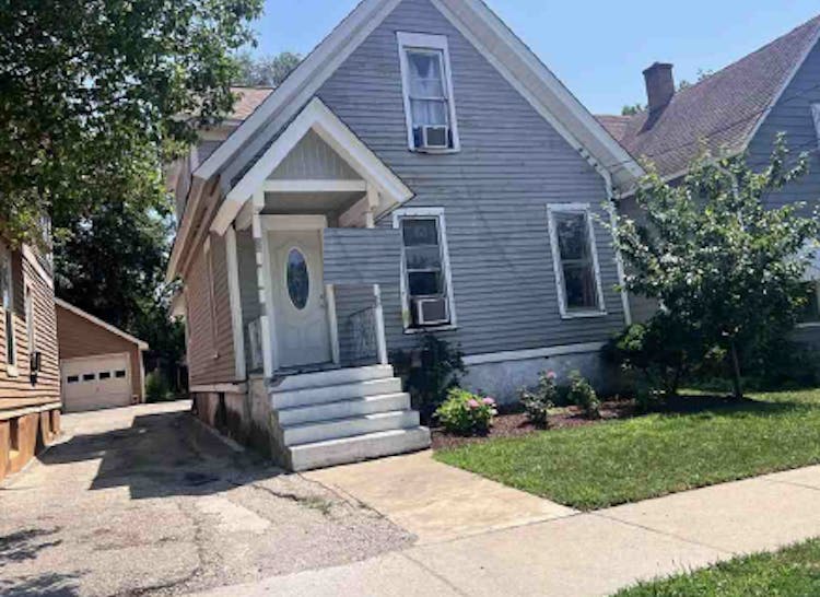 531 Grace St Elgin, IL 60120, Kane County