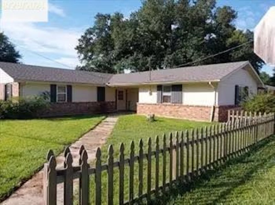 101 Constant Dr Thibodaux, LA 70301, Lafourche County