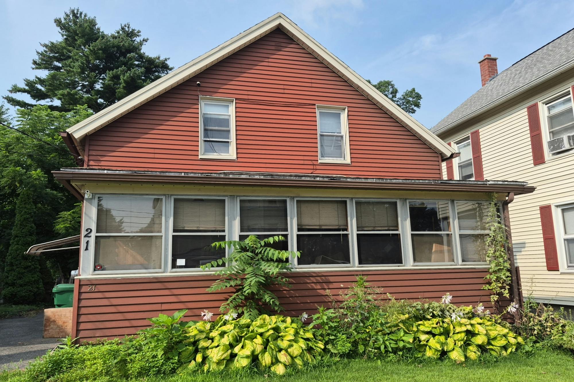 Reed Ave, Chicopee, MA 01020