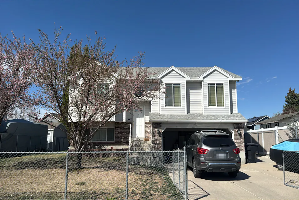 5724 W Sunview Dr Kearns, UT 84118, Salt Lake County
