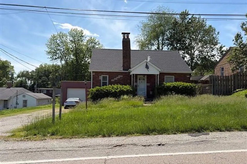 900 S Belt W Belleville, IL 62220, St. Clair County