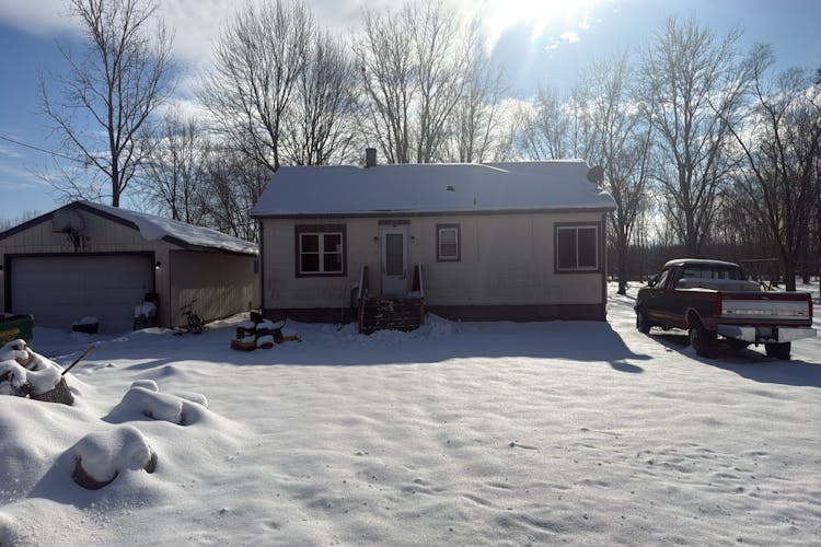 2302 Russell Rd Baroda, MI 49101, Berrien County