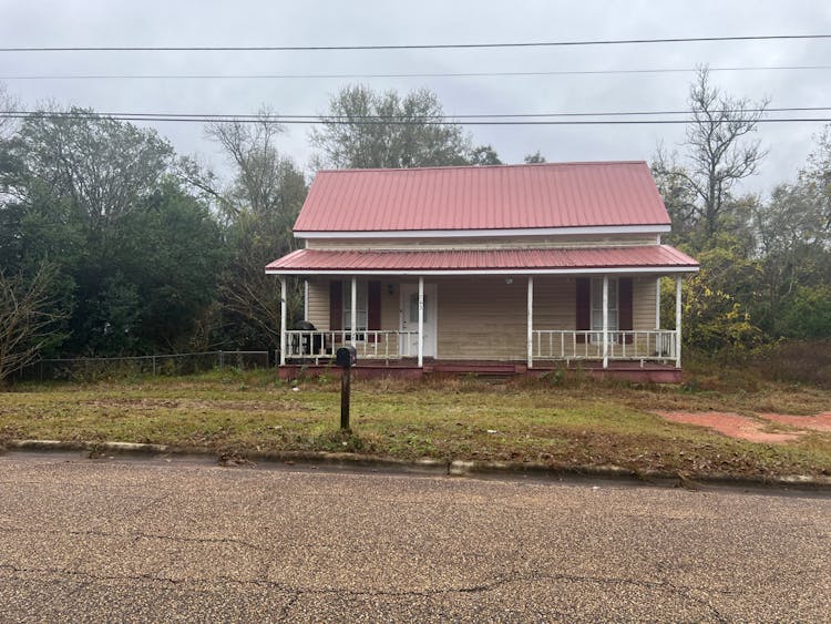 203 W Williams St Abbeville, AL 36310, Henry County