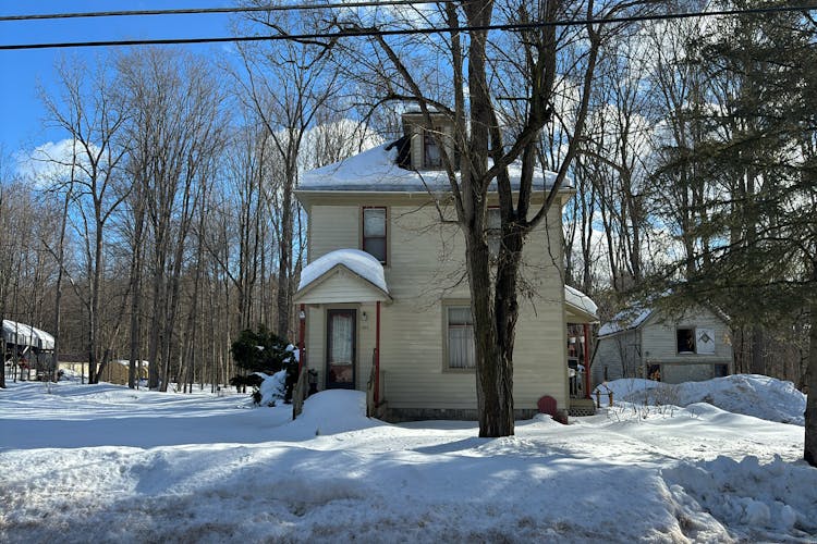 7564 West Lake Street North Bay, NY 13123, Oneida County