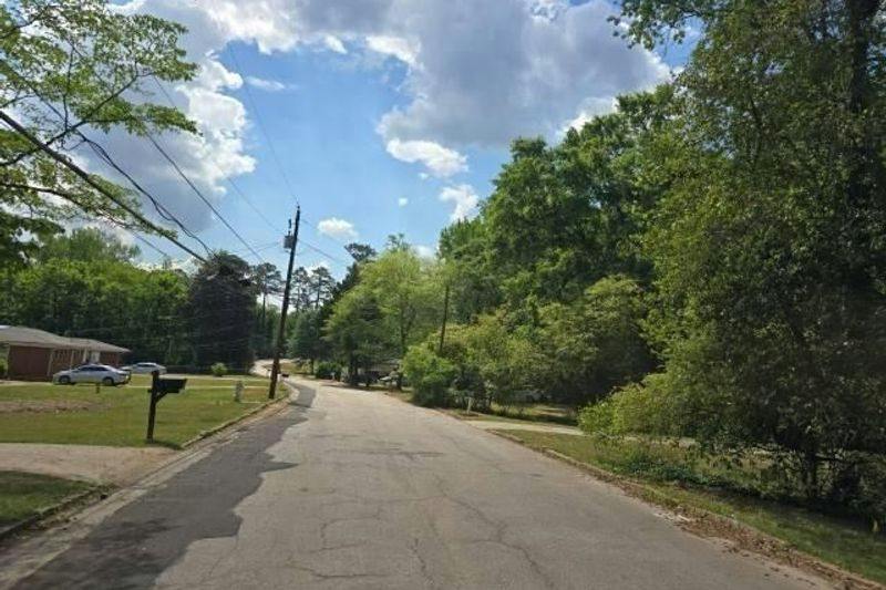 Misty Valley Rd, Decatur, GA 30032