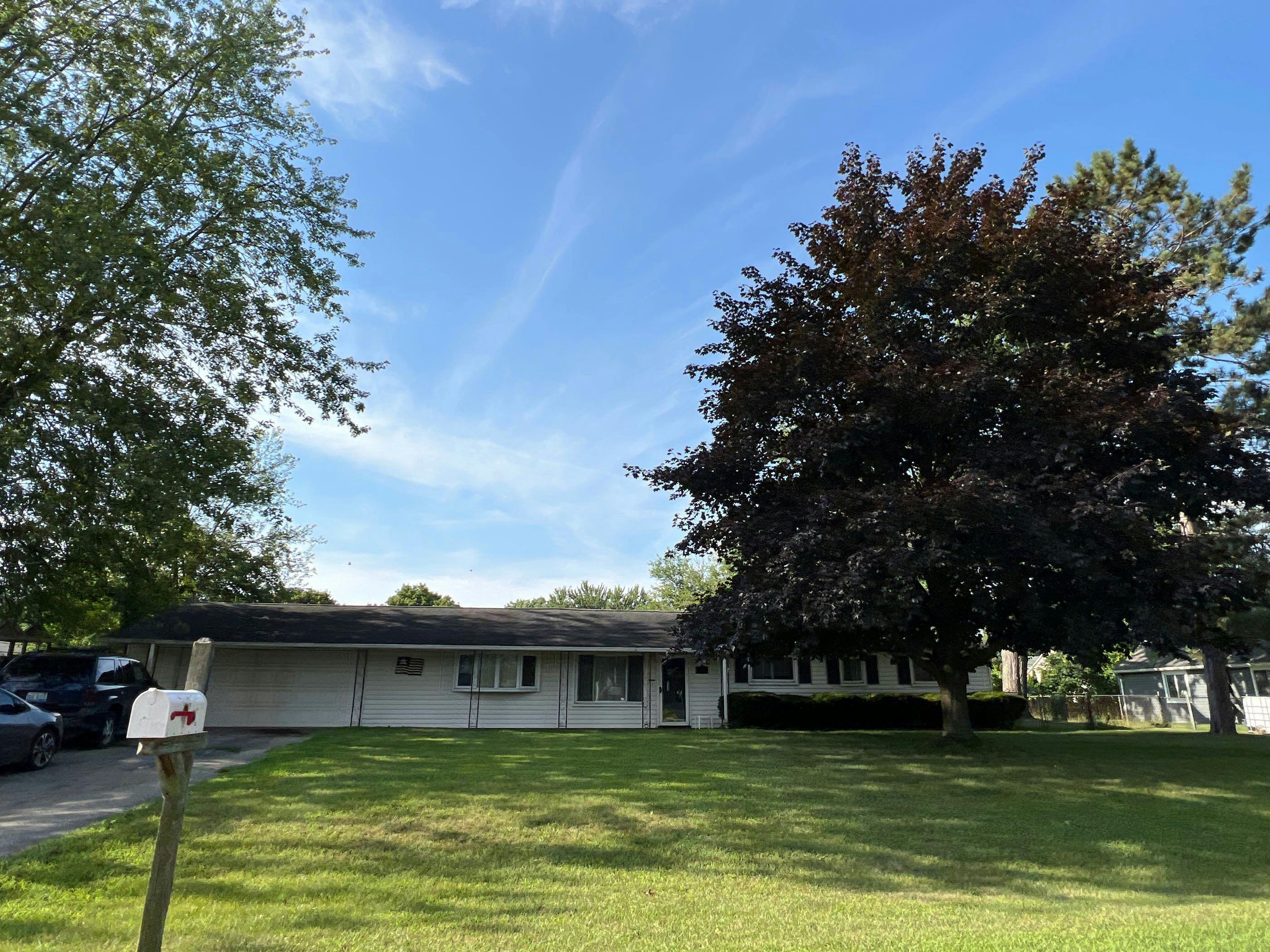 Pinedale Ave, Clarkston, MI 48346
