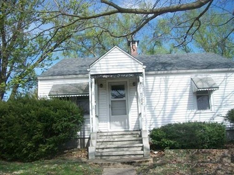 402 S Oakwood St Oakwood, IL 61858, Vermilion County