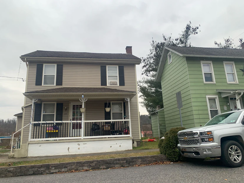 139 W Mcclure St