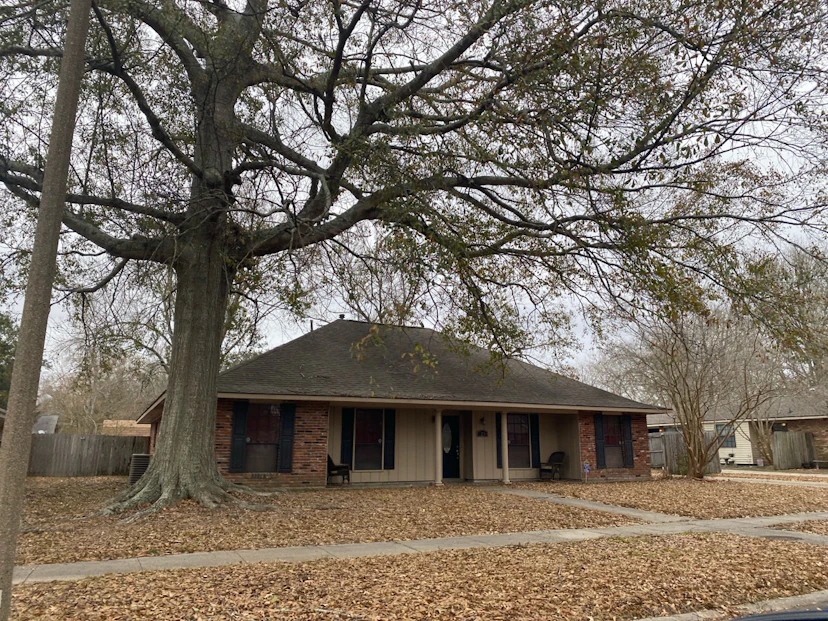 5239 Stonewall Dr