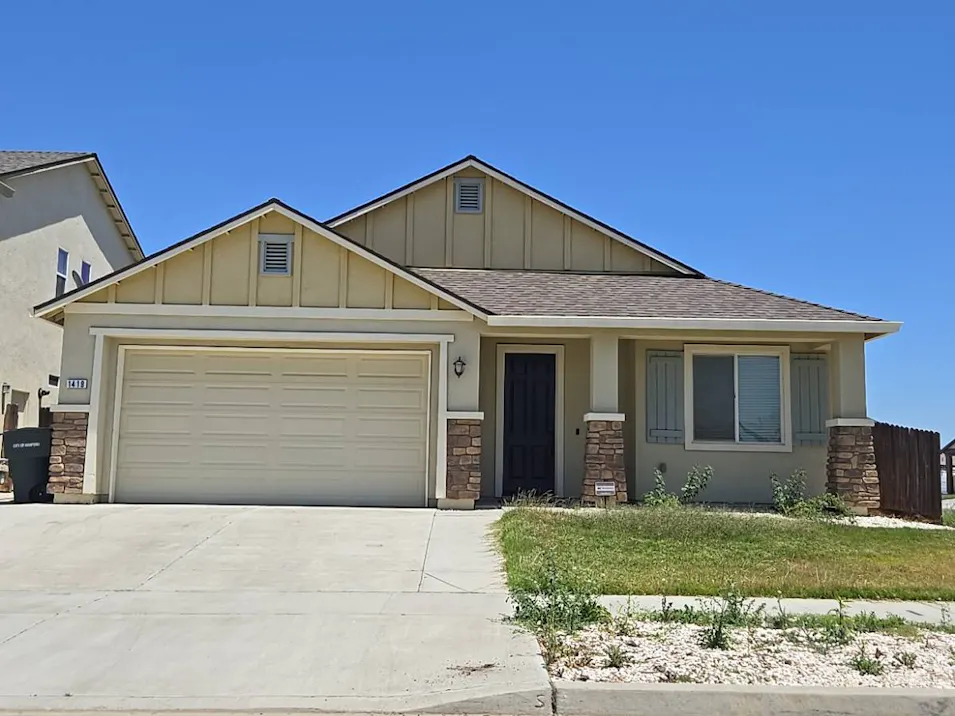 1419 Greenbrier Drive Hanford, CA 93230, Kings County