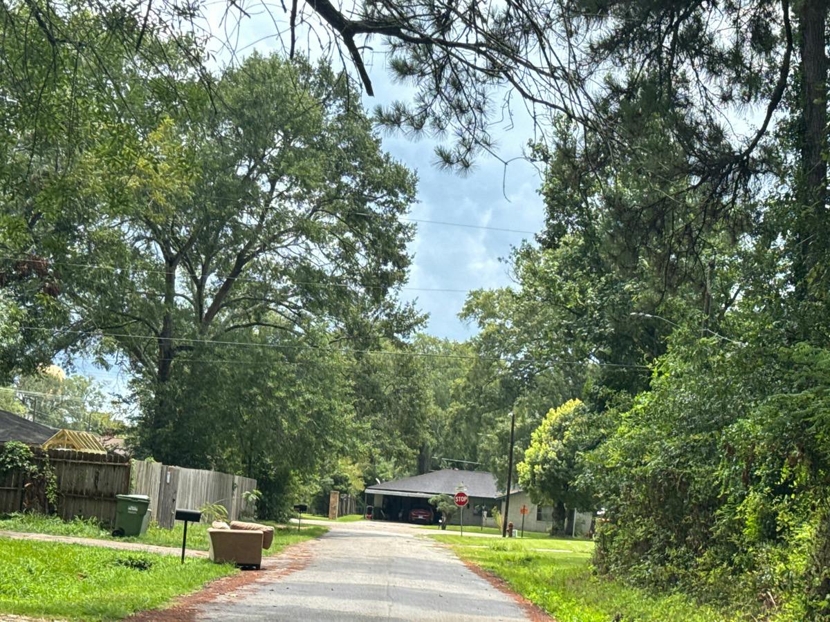 Fenner Ave, Cleveland, TX 77327