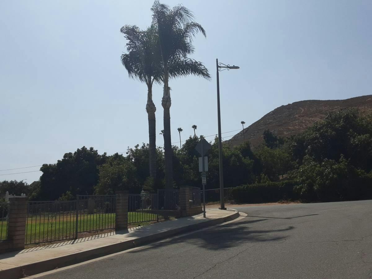 Rosa Ct, Colton, CA 92324