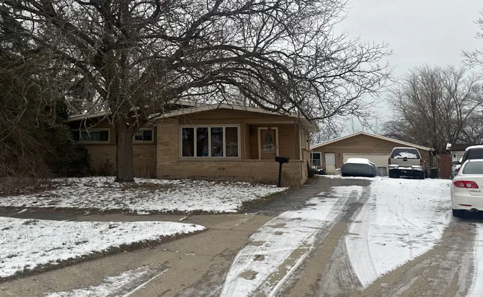 3305 Rugby Court Waukegan, IL 60087, Lake County