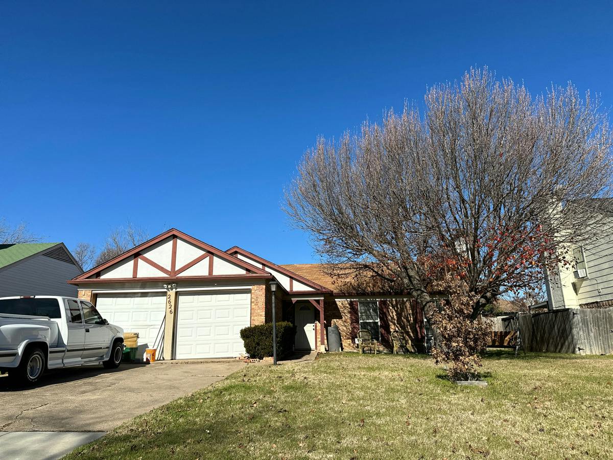 Hamilton Dr, Grand Prairie, TX 75052