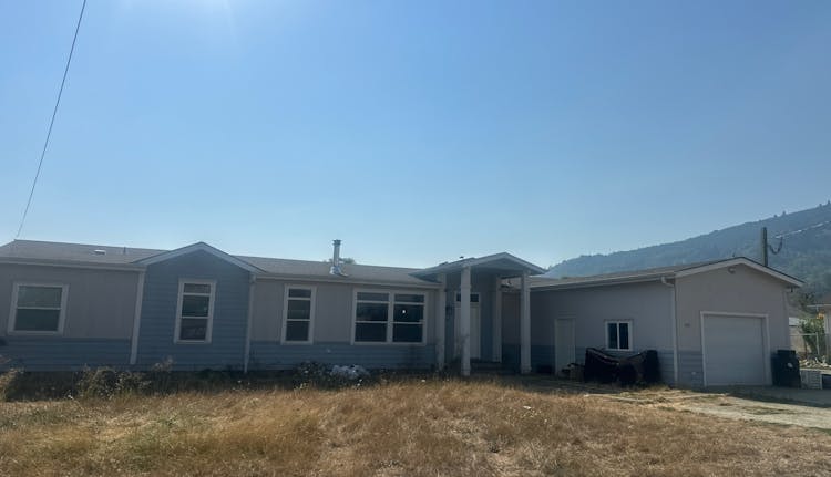 540 L Street Riddle, OR 97469, Douglas County