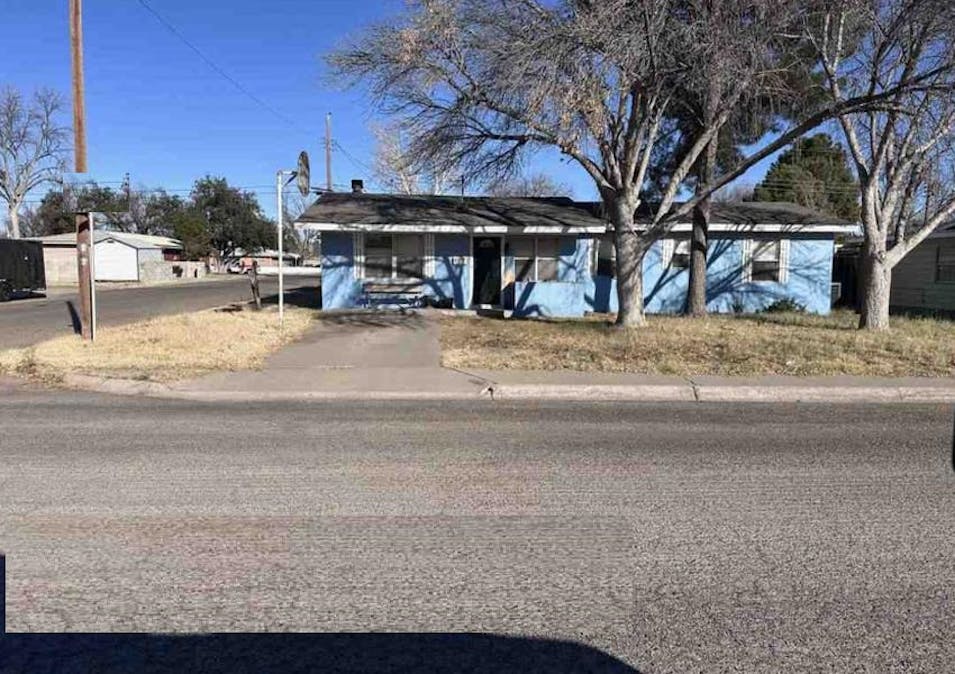 1000 S Harry Ave Monahans, TX 79756, Ward County