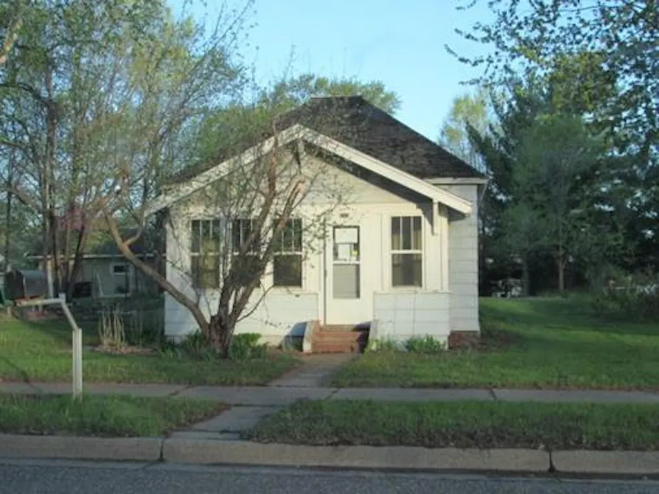 213 7th St NE Little Falls, MN 56345, Morrison County