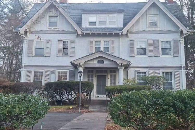 34 Scarborough Street Hartford, CT 06105, Hartford County