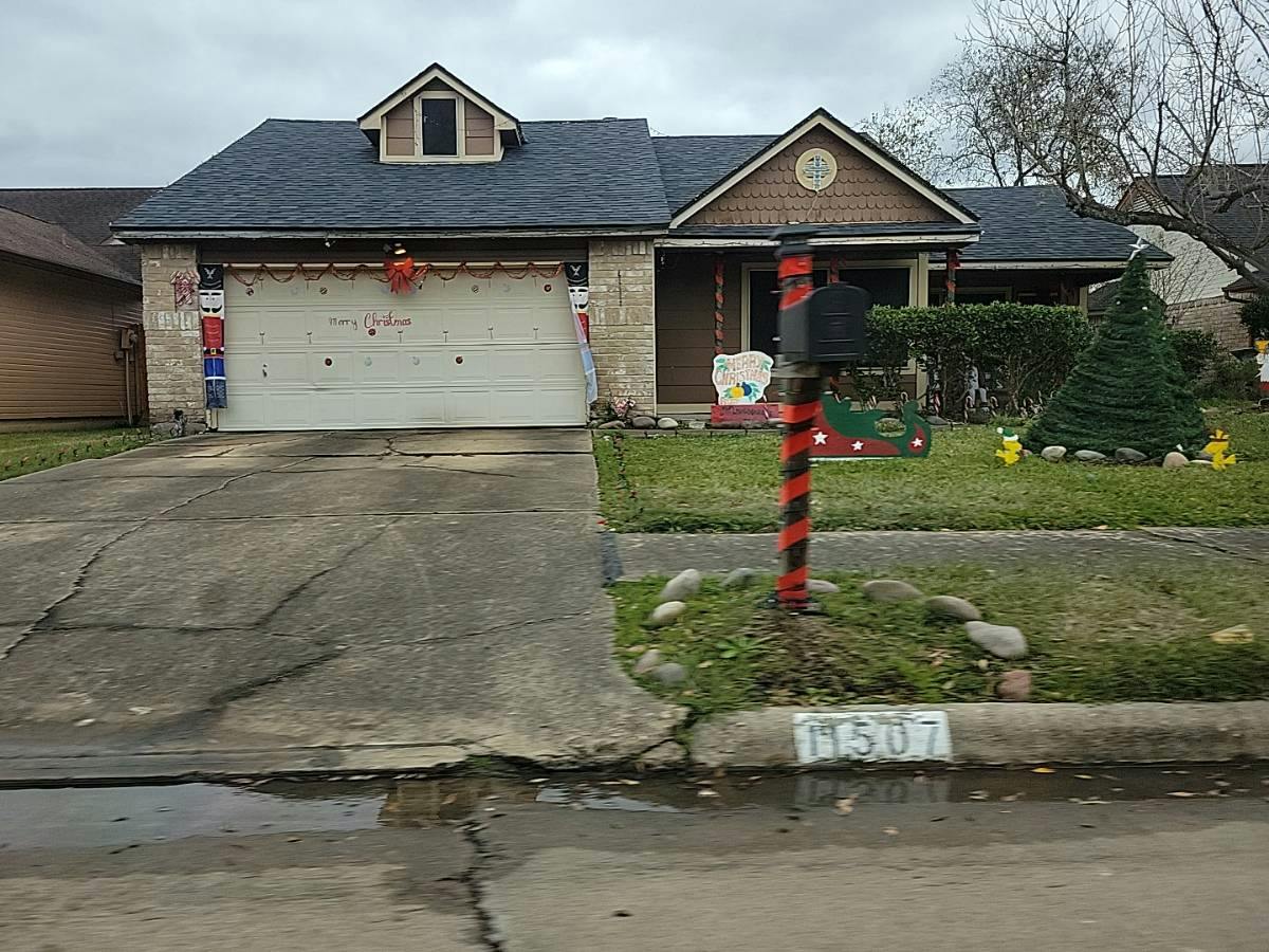 Chariot Dr, Stafford, TX 77477