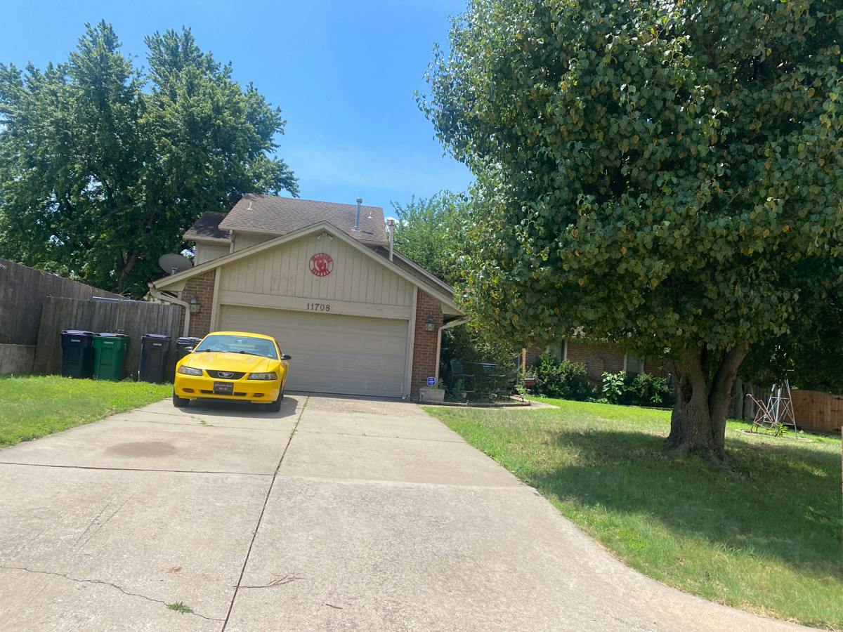 117th St, Yukon, OK 73099
