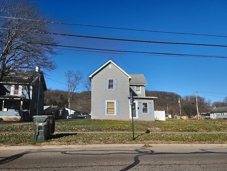 632 W State St, OH, 43832, USA