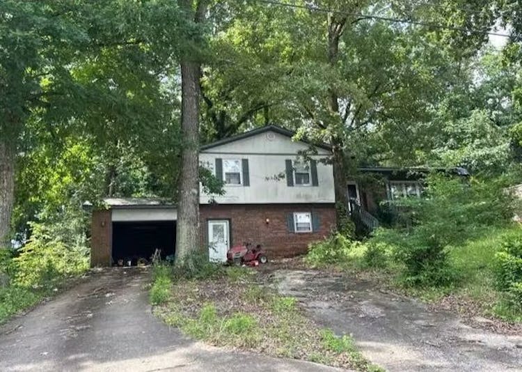 710 Loy St Anniston, AL 36206, Calhoun County