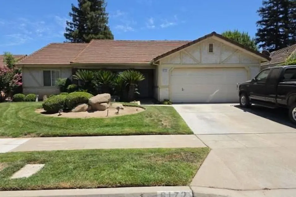 6172 N Prospect Fresno, CA 93711, Fresno County