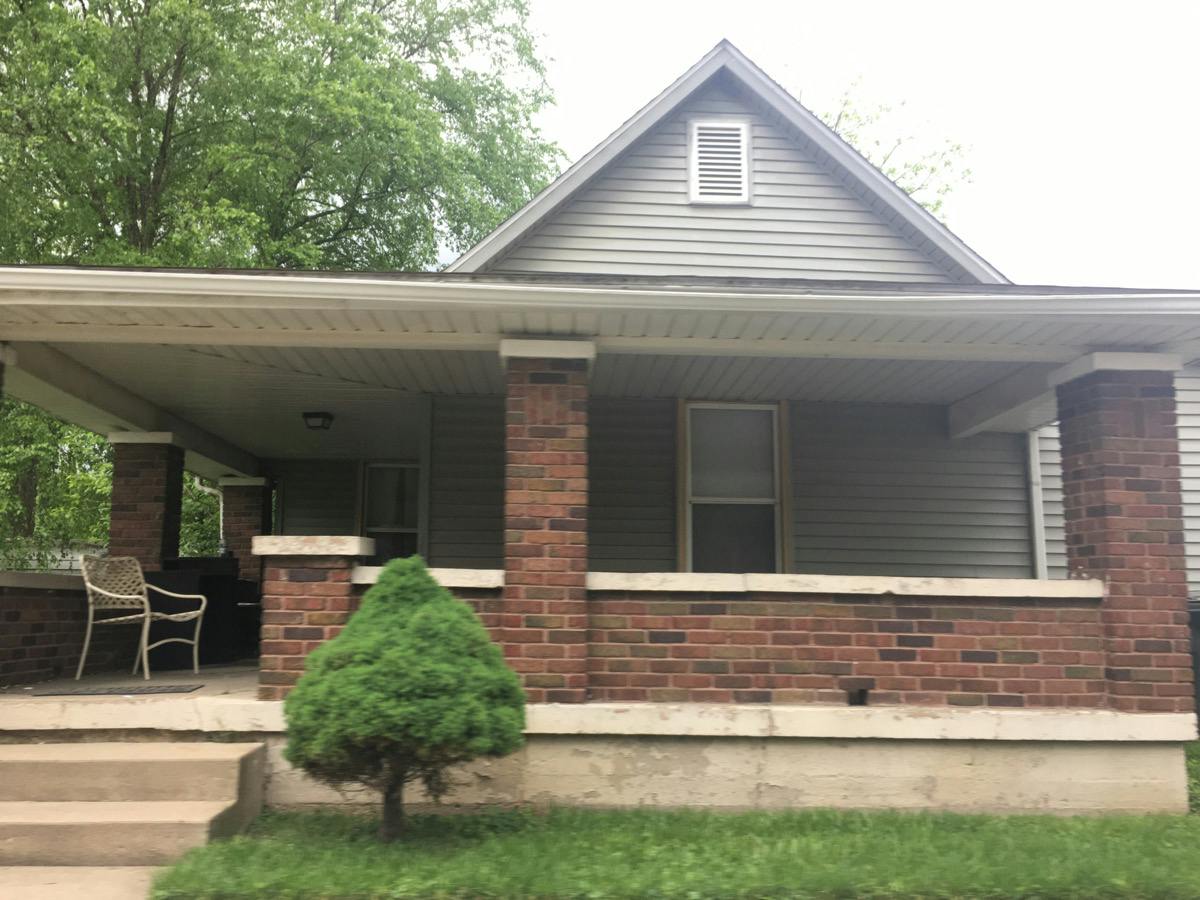 Maple St, Martinsville, IN 46151