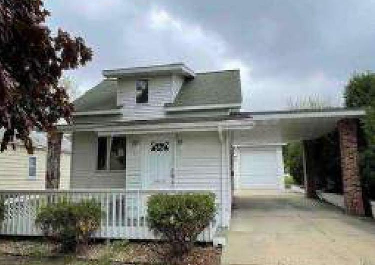 1408 11th Ave NW Austin, MN 55912, Mower County