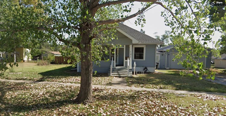 121 S 1st Ave Minneapolis, KS 67467, Ottawa County