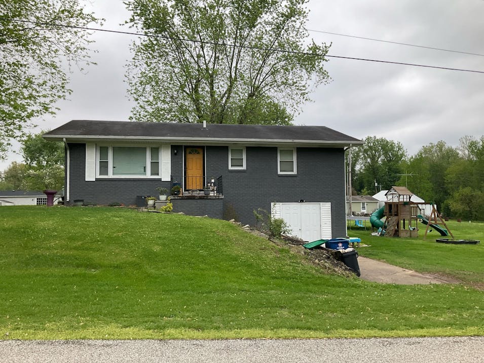 47 W Carpenter Ave Rockport, IN 47635-8623, Spencer County