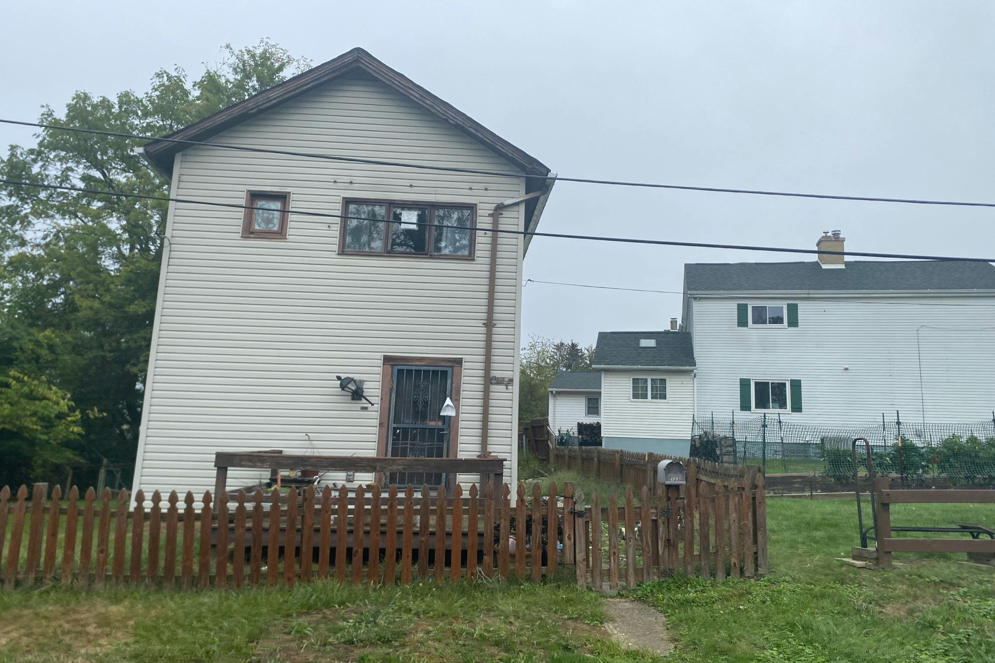 Pearl St, Belle Vernon, PA 15012