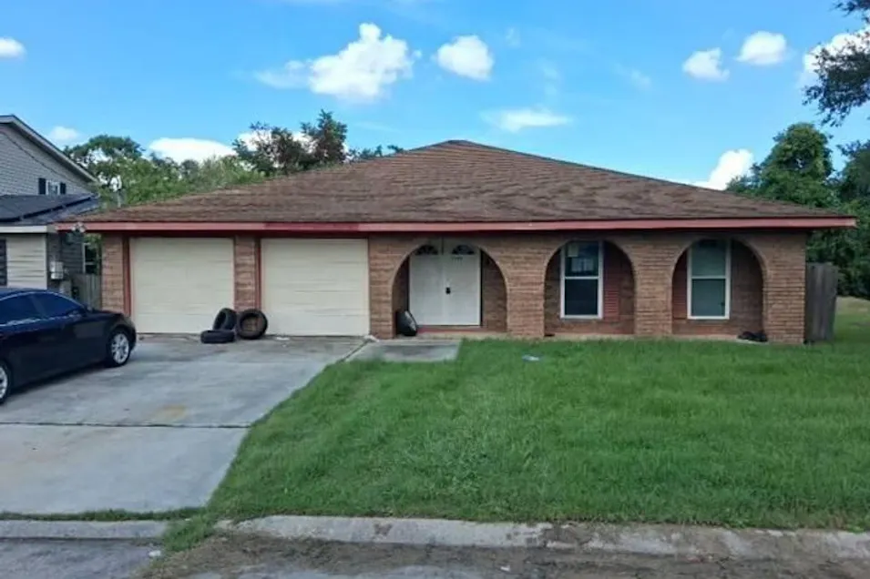 2950 Hudson St New Orleans, LA 70114, Orleans County
