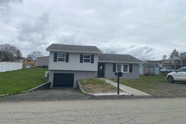 3 Collingate Drive West Newton, PA 15089, Westmoreland County