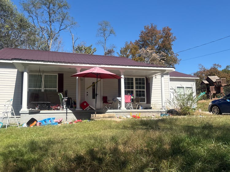 254 Preston Hts Cemetery Rd Quebeck, TN 38579, White County